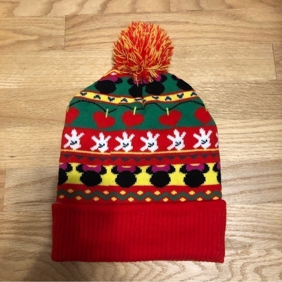 Minnie Mouse Pom Pom Knit Winter Christmas Hat Women’s Red Yellow Disney